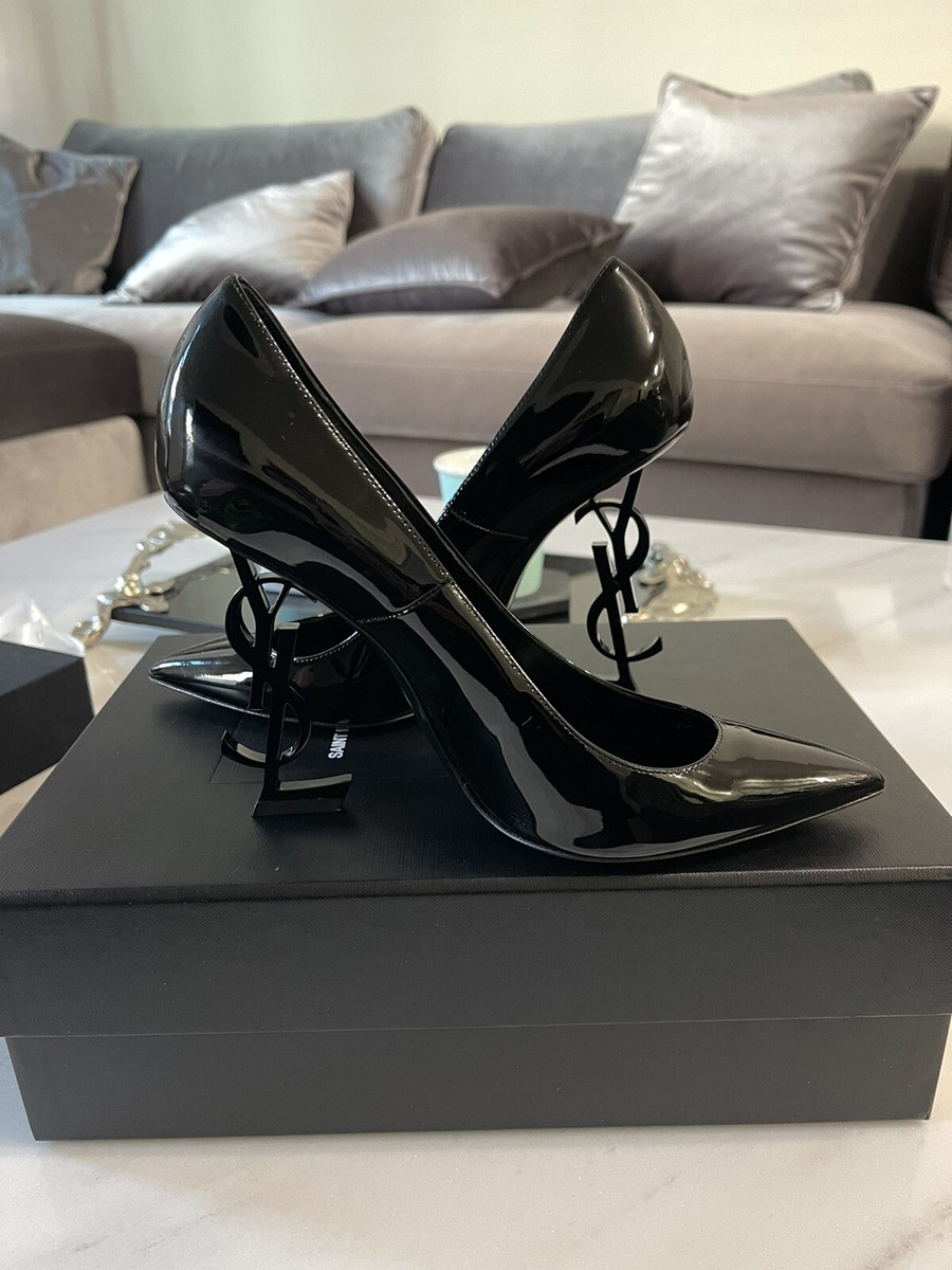 Golden Empress Pumps